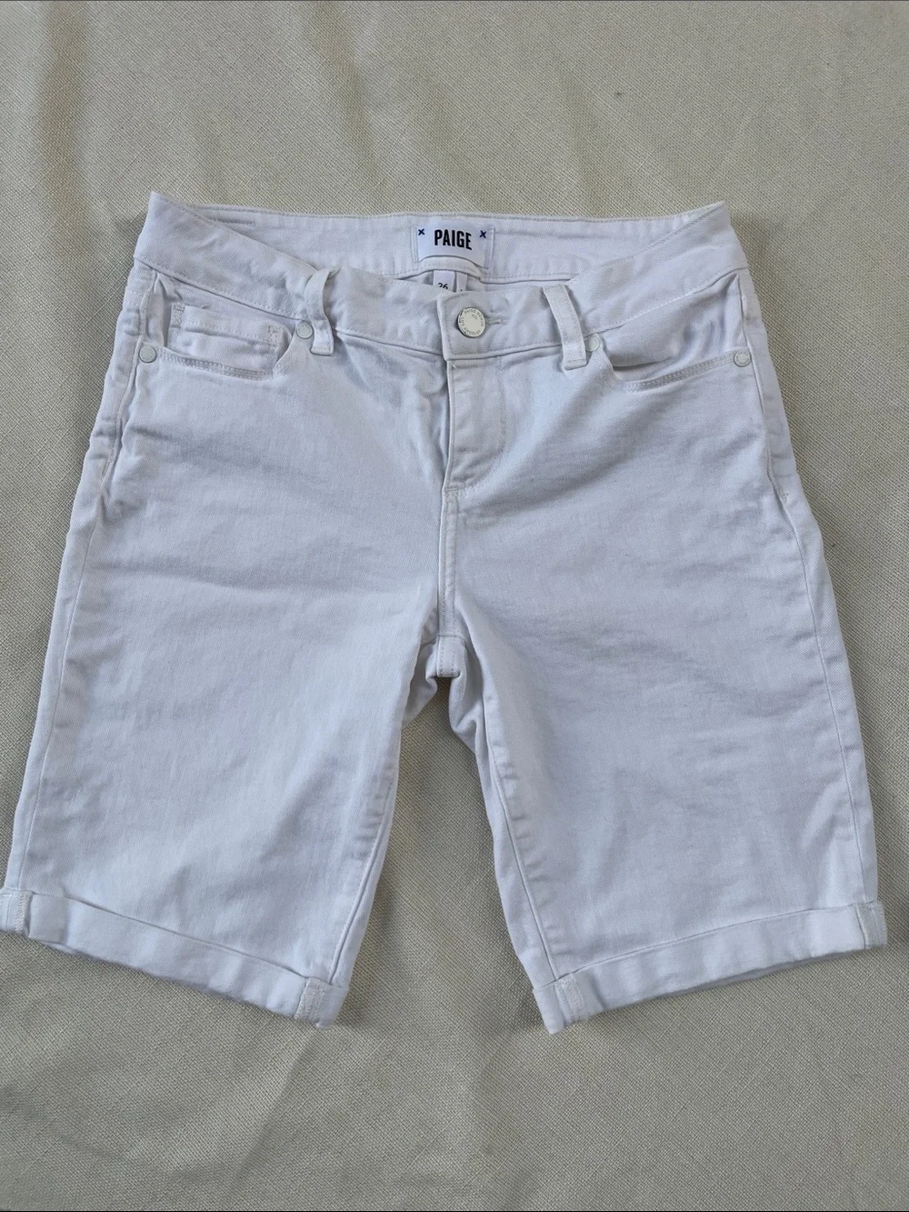 PAIGE Jax Knee Short White Cuffed Denim Cotton/Elastic Blend